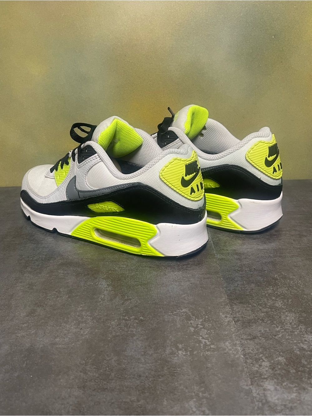 Nike Air Max 90 GTX Men's Sneakers Volt Summit White Cool Grey Size 8.5 - Picture 13 of 16